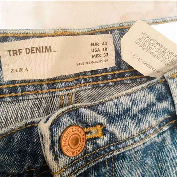 ✨ Zara Trf Premium Wash Ripped Denim Shorts ✨ - Picture 4 of 5